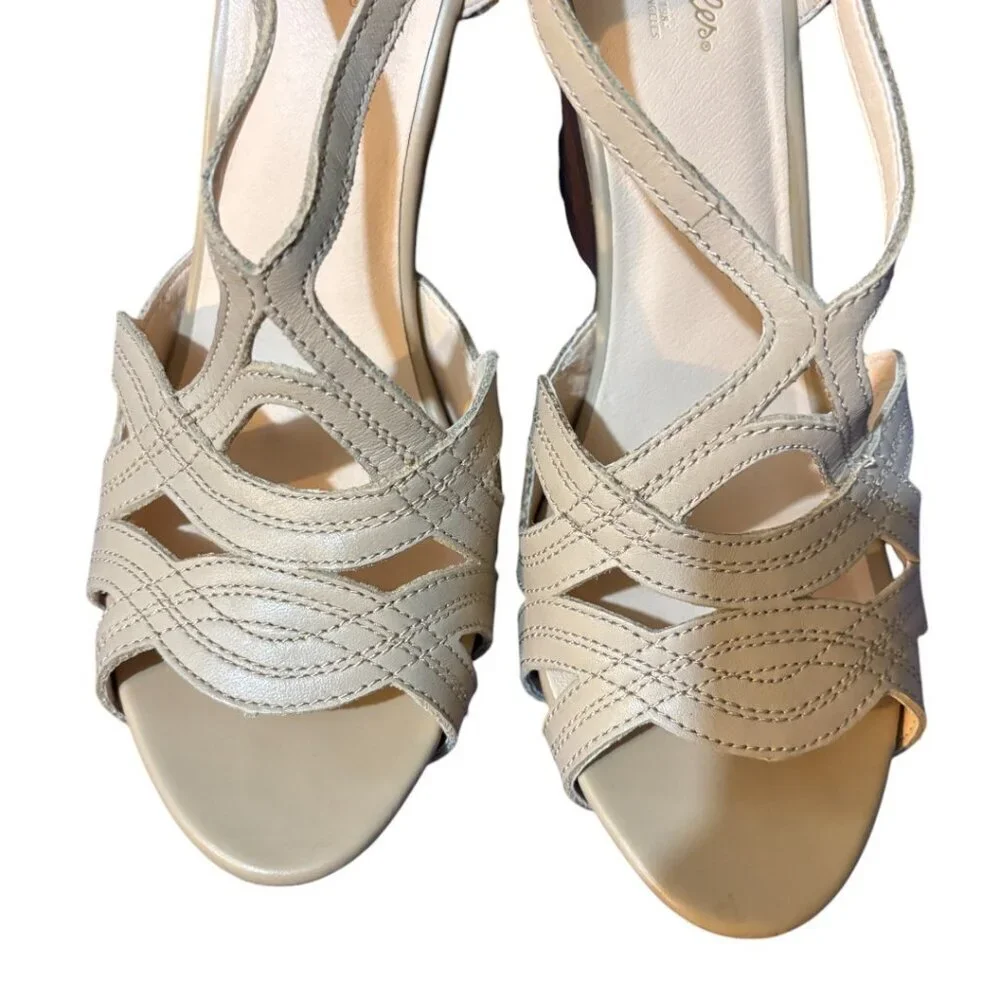 Seychelles Worth It Wedge Heel Sandals Cream